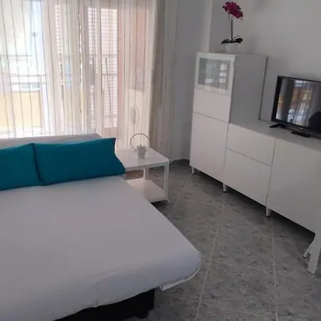 Acogedor En A 150 Metros De La Playa Con Parking Privado Y Piscinas Comunitarias