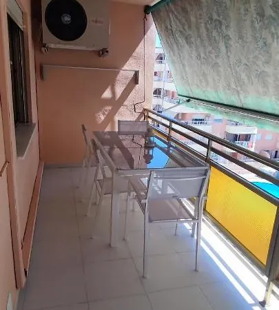 Acogedor En A 150 Metros De La Playa Con Parking Privado Y Piscinas Comunitarias