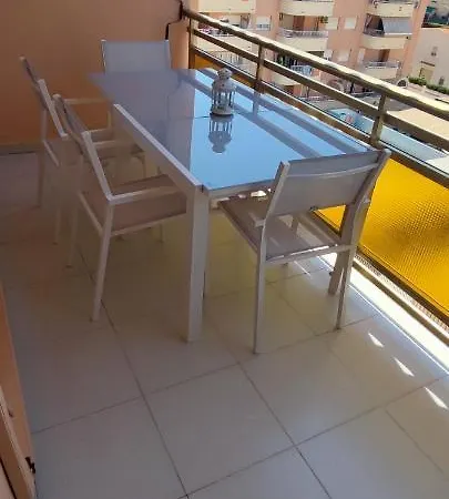 Acogedor En A 150 Metros De La Playa Con Parking Privado Y Piscinas Comunitarias *