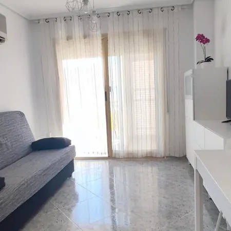 Acogedor En A 150 Metros De La Playa Con Parking Privado Y Piscinas Comunitarias Apartment Daimus