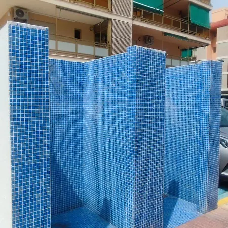 Acogedor En A 150 Metros De La Playa Con Parking Privado Y Piscinas Comunitarias